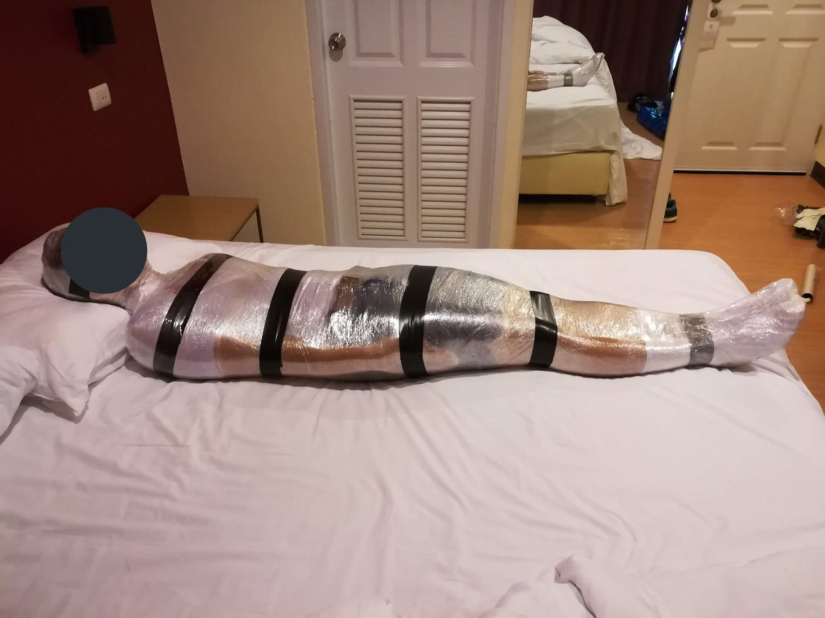 👉ผลงานเก่าช่วงที่เล่นแรกๆ มัมมี่แรพชุดนักเรียน 😁
มัมมี่ในเครื่องแบบที่เคยเล่นมีแค่ชุดนักเรียน ชุดนักศึกษาแค่นี้เอง ในอนาคตก็หวังว่าจะมีคนใส่เครื่องแบบอื่นมาให้พันบ้างนะครับ