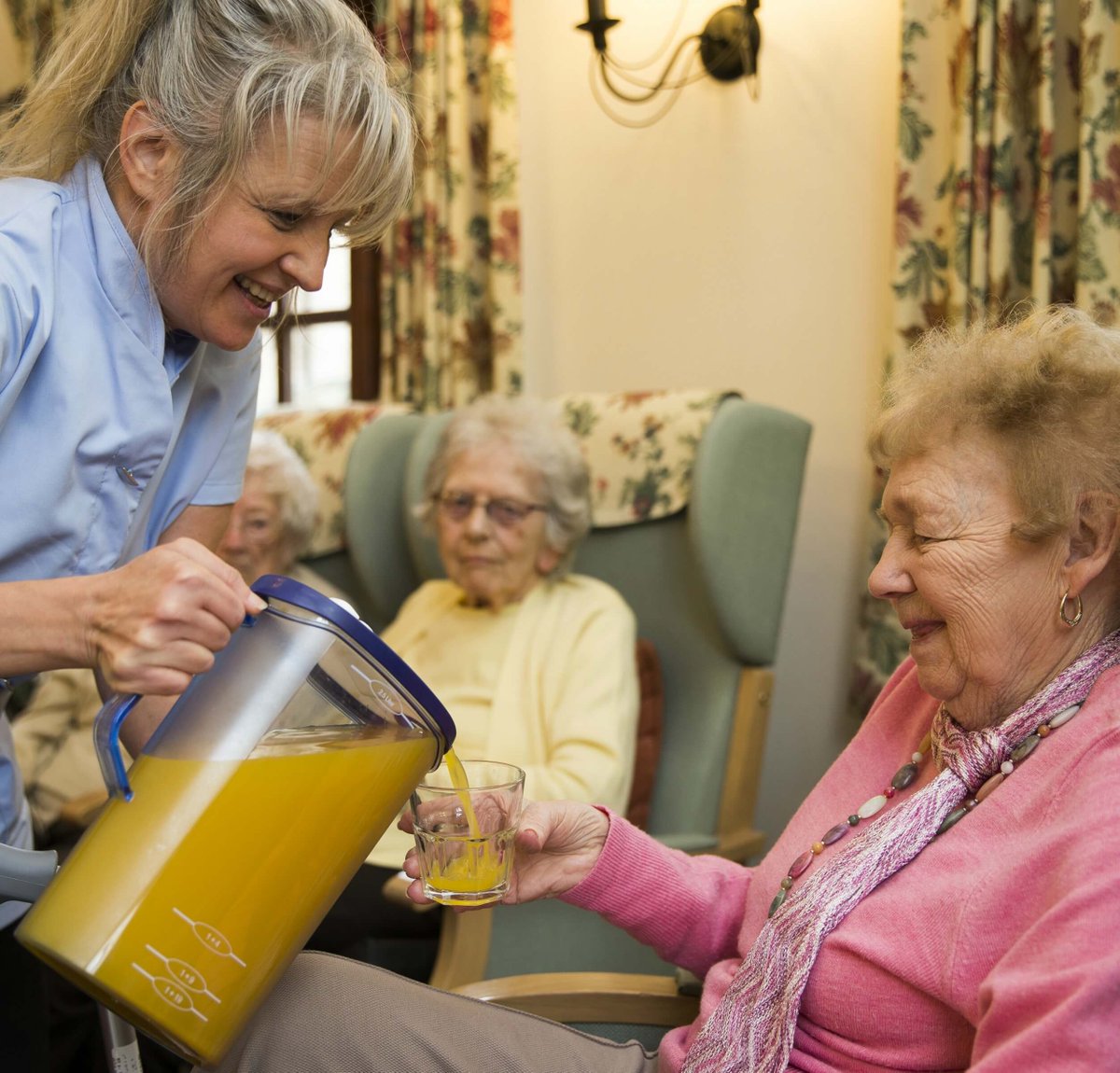 OrankaUK's tweet photo. Its National Eye Health Week, so keep your #carehome residents healthy with #goodhydration #nationaleyehealthweek #Oranka #HydrationConcept @NACCCaterCare #eyehealth #VitaminC #juice #Oranka https://t.co/zXkXpp6Khu https://t.co/aCkYhIG3ZB