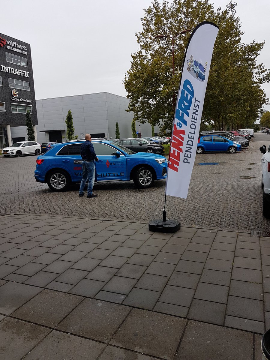 Tijdens <a href="/ELEKTRO2019/">Elektro 2019</a> kun je gebruikmaken van de Henk &amp; Fred Shuttleservice. Stap dan in één van de #luxe #bolides van AA lease en je wordt bij je auto afgezet, ongeacht waar je jouw #auto geparkeerd hebt.