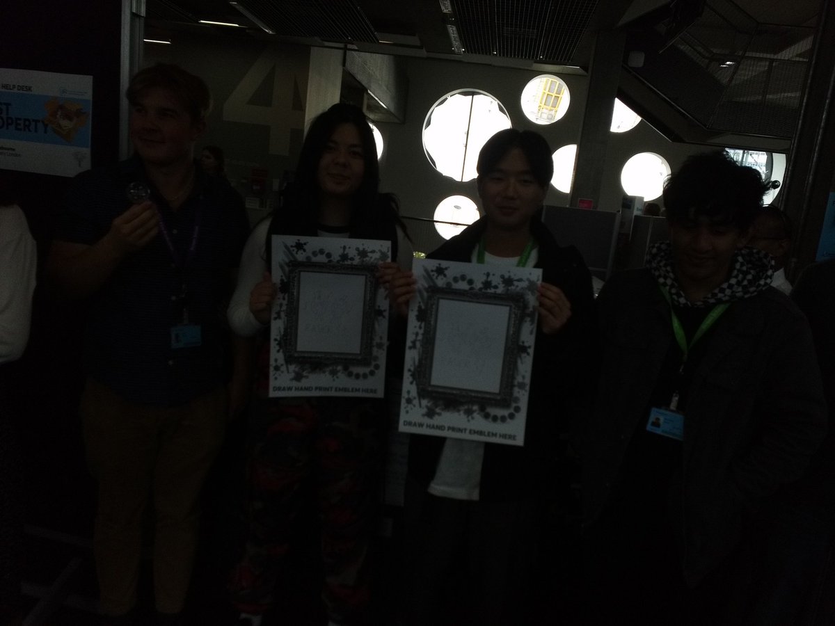 RavesTrail4's tweet photo. #ravers #RaveITHelp #joinravensbourne https://t.co/2X6kcSAi98