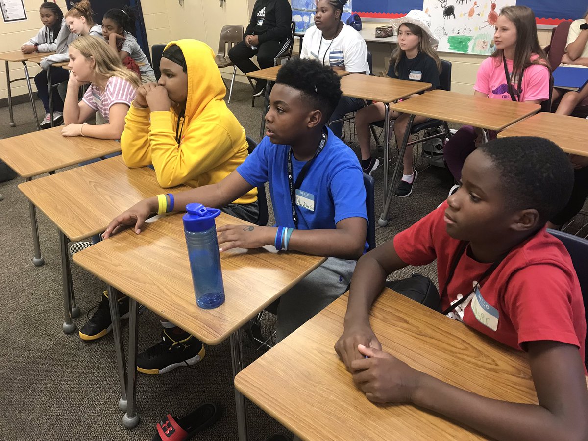 rachelrengering's tweet photo. Our @CRISCougars Club AuSome students had our first meeting today! We discussed disabilities and the challenges people can face living with them. We had several students join us who were former @ProjectAuSome big buddies! We are ready for a great year! #BeTheChange #pridein5 https://t.co/wHzto0Y8Ue