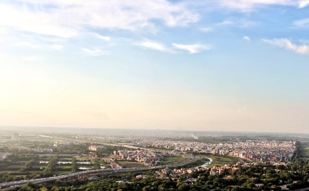 ArvindKejriwal's tweet photo. These are pictures of our beautiful Delhi taken today, from the top of the Signature Bridge

It has been many years since I have seen such clear, blue skies. We have to work together to keep Delhi's air clean. https://t.co/IwfsH5Gvq3