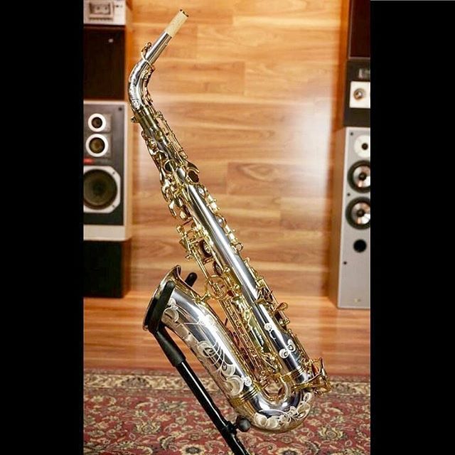 Great shot of here of an WO Alto. 
.
.
#Repost <a href="/saxophone/">$</a>.store.jabar : #saxophone #alto #saxophonist #saxophonestorejabar #silver #woodwind #yanagisawa #jawabarat #indonesia #tokomusik #komunitassaxophone #highlights #art #coffee #coffeetime #music #asia #pop #jazz