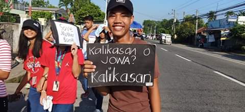 alleluiah_'s tweet photo. Da best! 🤘🤣
#SASHSScienceWeek2019
#WalkForClimate #TatakHumanista https://t.co/F9YafQnpfu