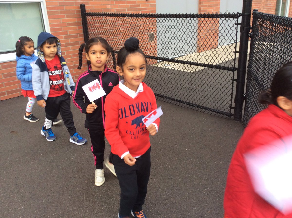 DolsonK4's tweet photo. On our walk for Terry Fox! https://t.co/iKpxQAfjMQ