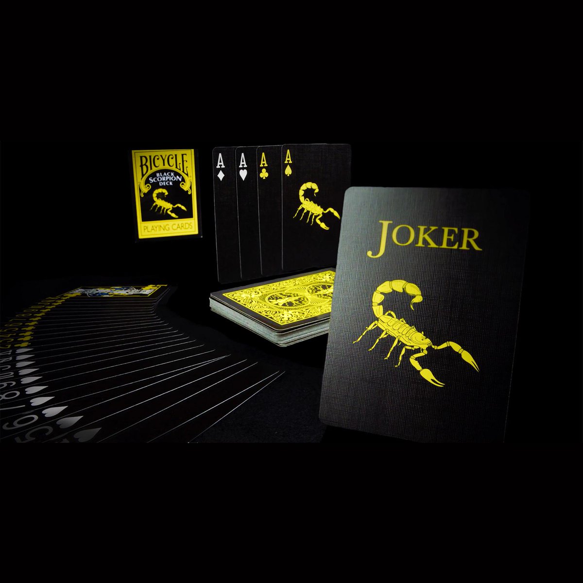 ♥️♠️♦️♣️ The Bicycle® Custom Division's Scorpion deck from Magic Makers! Go to bicyclecards.com/custom-printing to get started on your own custom deck! #USPCC #bicycleplayingcards #magicmakers #riderback #halloween #scorpion #customplayingcards #custommade bit.ly/2liO8he