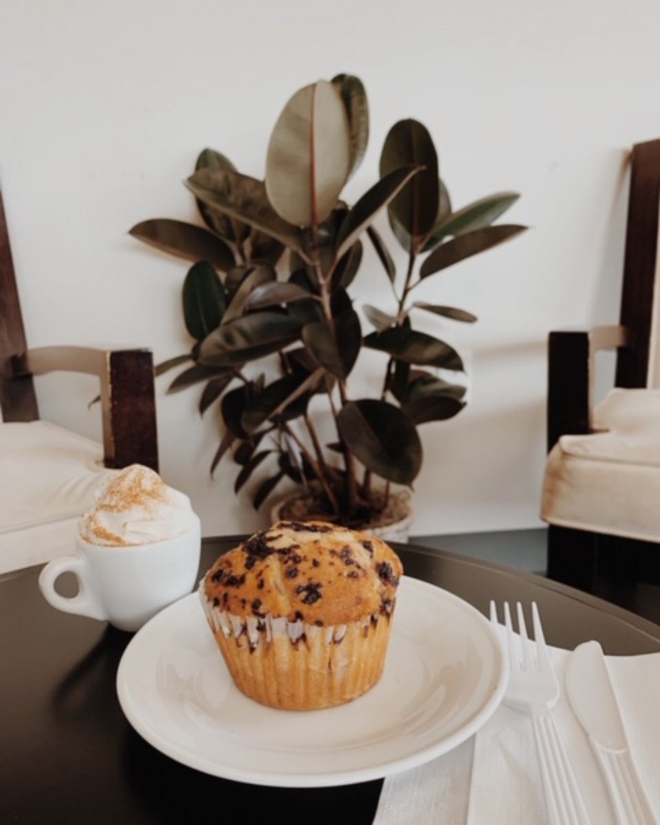 brewhahaKC's tweet photo. We are absolutely obsessed with KC Baking Company's blackberry peach muffins!! So yummy! What's your favorite muffin? π©βπ³π
#brewhahacoffeehouse #kcbakingcompany #blackberrypeach #perfectpairtoahotcoffee #soyummy #eatlocal #localcoffeerocks https://t.co/Pf3Gt1fEw2