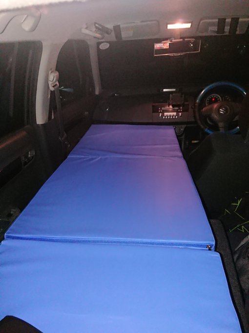 新型スイフトで車中泊キャンプはできる 車中泊に必要なおすすめ便利グッズも紹介 スズキの新車を買いたい Com
