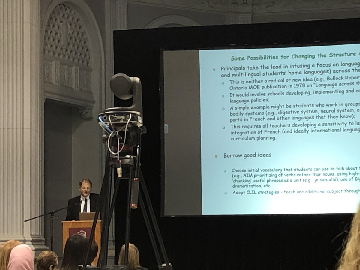 CarolineDault's tweet photo. Cummins présente de formidables idées pour rendre l’enseignement du FLS plus significatif... en passant par les langues connues des élèves, évidemment! #plurilinguisme #EducLang19 https://t.co/qWzl1h5lqq