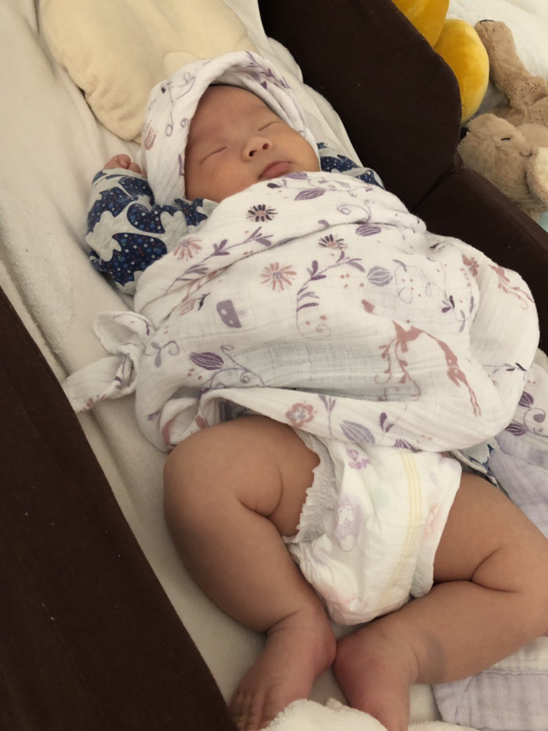 ゆーま 杉並区からフットサルプロチームを 経営者フットサラー 1ヶ月健診きたら5キロになってた 重いと思ったらこれだよ 1 8キロ増 おタオさん スクスク成長中です 赤ちゃん 1ヶ月健診 Baby 自分は生まれたとき4 300グラムでした T Co