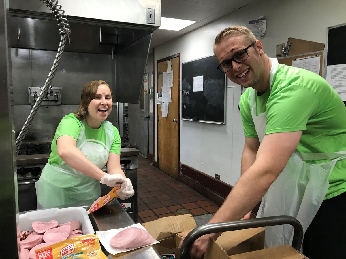 salmich's tweet photo. We're grateful for our friends at @VibeCreditUnion, who came to our Harbor Light facility to make meals to be distributed through our #BedandBread trucks! Thanks for making an impact through our organization!
#ServingDetroit #DoingTheMostGood https://t.co/si6EL9B1GD