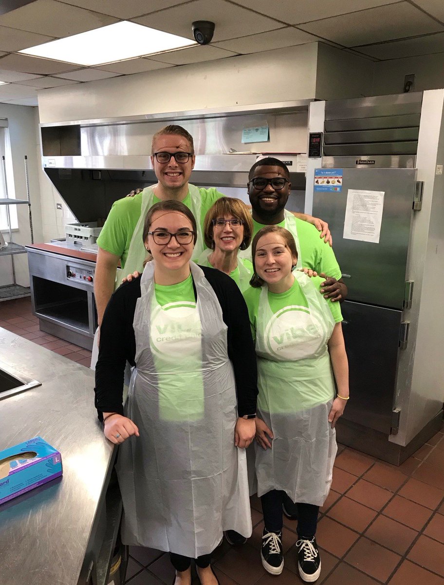 salmich's tweet photo. We're grateful for our friends at @VibeCreditUnion, who came to our Harbor Light facility to make meals to be distributed through our #BedandBread trucks! Thanks for making an impact through our organization!
#ServingDetroit #DoingTheMostGood https://t.co/si6EL9B1GD