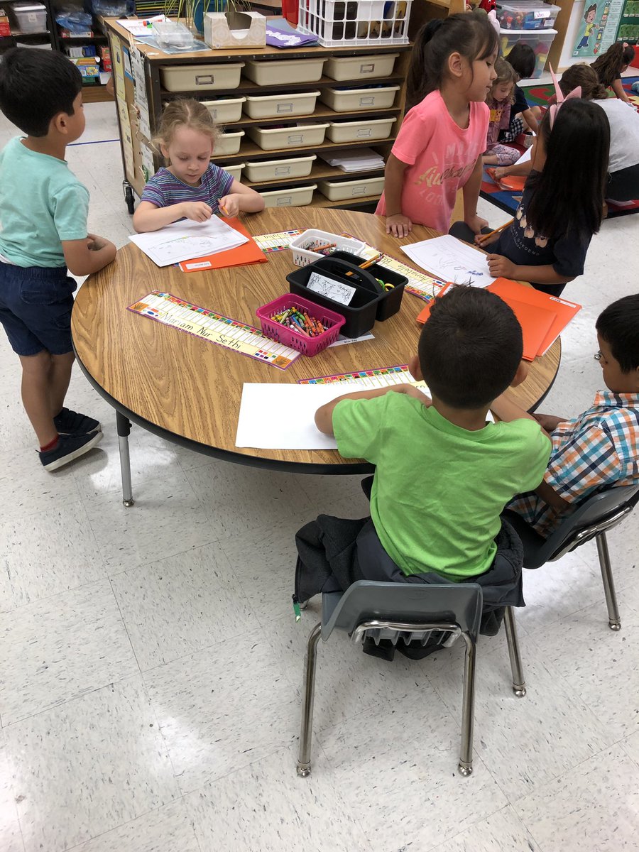 MsStolzMustangs's tweet photo. Coaching with Kindergarten friends on how to develop our story ideas! @MeadowlandElem @MustangPurdy @AP_Quigley https://t.co/MmYa2mLMWq