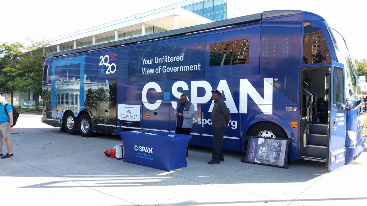 StineEckert's tweet photo. Welcome @cspan at @waynestate ! @WSU_COM student Xenya Burdo is reporting on the #cspanbus on campus for the @TheSouthEndWSU - check out the bus and tell C-SPAN reporters the questions you have for the 2020 US presidentail election candidates. #hive55 #wsucom2100 https://t.co/xPssLirg6s