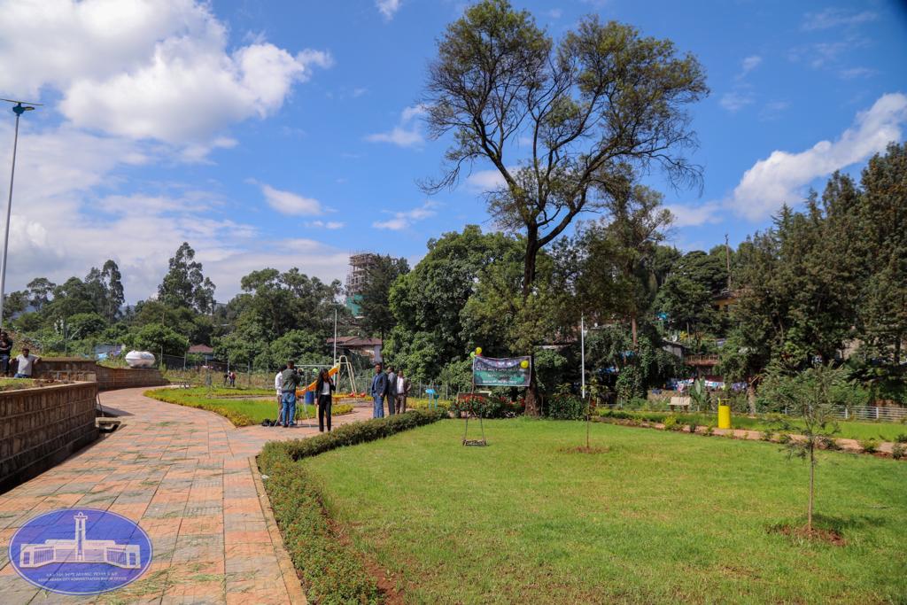 MayorofAddis's tweet photo. @TakeleUma በከተማዋ ሶስት የህዝብ መዝናኛ ፓርኮችን ስራ አስጀምረዋል፡፡

ፓርኮቹ በአጠቃላይ ከ13.9 ሄክታር በላይ ስፋት አላቸው፡፡
#greenaddis
#AddisAbaba https://t.co/0QNG5QsmlI