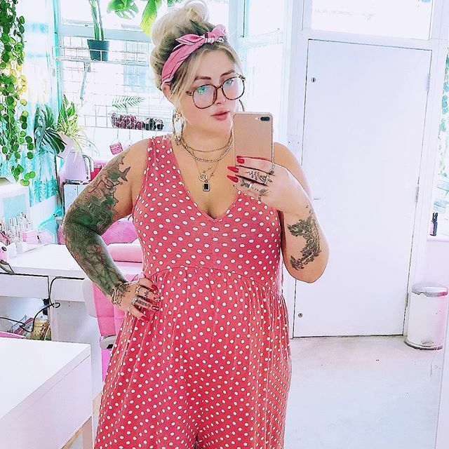 Living my best life in this maternity jumpsuit I got from @asos its so loose and feels like pjs! #pregnantandplussized #pregnantandplussize #plussizepregnancy #plussizeandpregnant #size18pregnant ift.tt/2lPo9yq