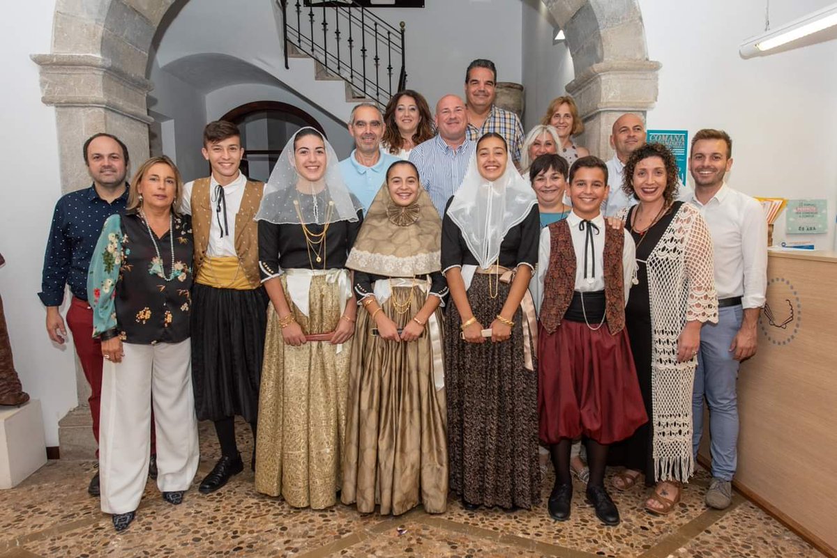 MESxBinissalem's tweet photo. Gaudiu intensament la nostra festa. 
Bona vermada binissalemers i binissalemeres i a tots aquells que ens visitareu aquests dies. 
#LVFestaDesVermar #FestesDesVermar #SaVermada 
#Binissalem https://t.co/G1XjEyw6hj