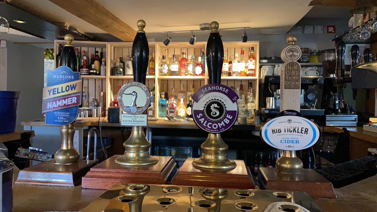 SalcombeBrewery's tweet photo. The bar at the Agricultural Inn at Brampford Speke full of Devon Delights 🙌🏽🍻#local #devonbreweries #ThirstyThursday @HanlonsBrewery @ExeterBrewery @sandfordorchard https://t.co/4N6EdfHKsG