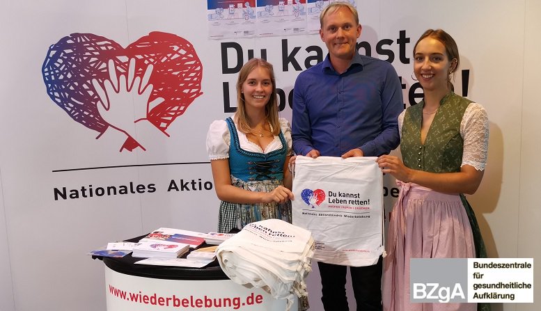bioeg_de's tweet photo. Du kannst Leben retten! - Klare Ansage des Nationalen Aktionsbündnisses Wiederbelebung (NAWIB) auf dem Europäischen Gesundheitskongress in München https://t.co/6Tns3V50ar #NAWIB #prüfenrufendrücken #EGKM19 https://t.co/fStAmzgSJ5