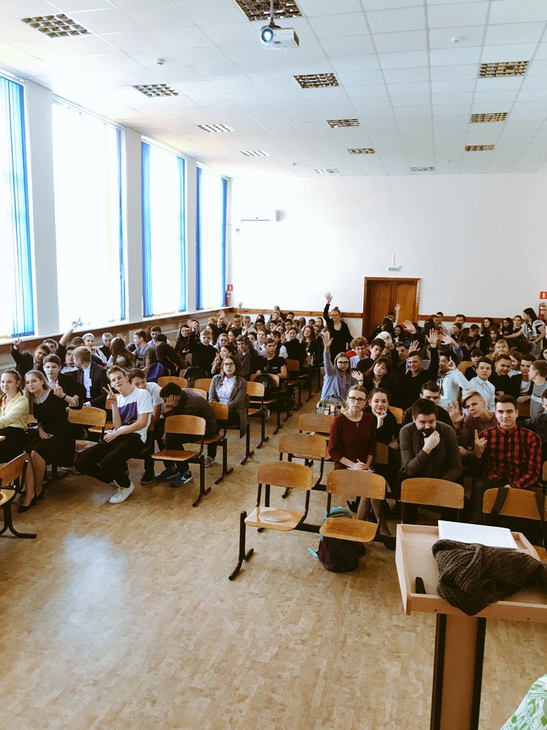 А также сегодня провели бизнес-игру сразу в двух школах в Кинель-Черкассах. Победители получили памятные призы от Национального проекта поддержки предпринимательства. #мойбизнес63 #бизнесэтопросто