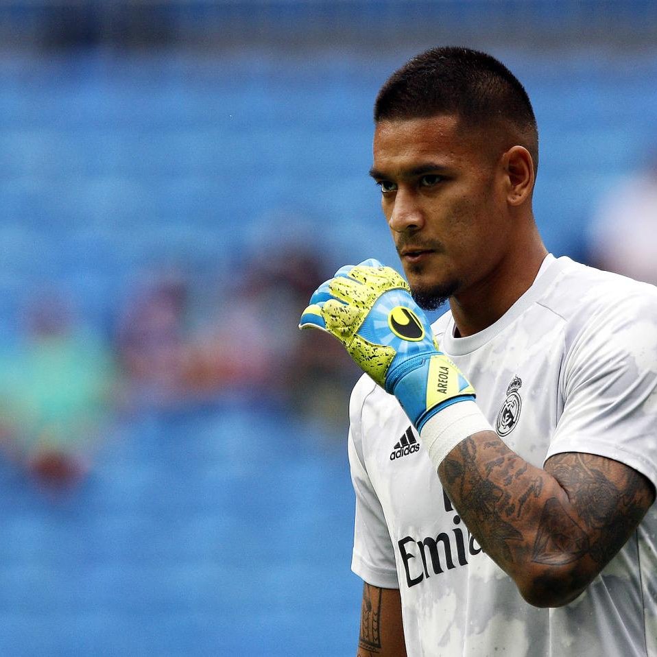 UhlsportSweden's tweet photo. Alphonse Areola gjorde i går ligadebut för Real Madrid och det blev en bra start då det blev vinst med 2-0 mot Osasuna.👌 #uhlsport #radarcontrol @AreolaOfficiel 📸picture alliance/abaca https://t.co/8Ru1ml4B6u