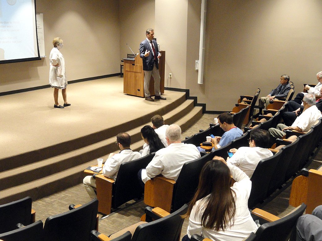 UofL Medicine (@uoflmedicine) on Twitter photo A great talk as always by Dr. Jason Chesney, director of the <a href="/UofLBCC/">UofL Brown Cancer Center</a> at <a href="/uofl/">University of Louisville</a>, discussing approaches to stimulating the #immune system to attack #cancer. Thank you for the great discussion! 👨⚕️👩⚕️👨🔬👩🔬🔬⚗️🧪 #WeAreUofL A great talk as always by Dr. Jason Chesney, director of the <a href="/UofLBCC/">UofL Brown Cancer Center</a> at <a href="/uofl/">University of Louisville</a>, discussing approaches to stimulating the #immune system to attack #cancer. Thank you for the great discussion! 👨⚕️👩⚕️👨🔬👩🔬🔬⚗️🧪 #WeAreUofL
