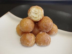bakersprideinc's tweet photo. Happy #JohnnyAppleseedDay! Have you tried our Glazed #Apple Donut Holes? https://t.co/8mfY8QFj08 #Donut #AppleDonut #BakersPride https://t.co/TOrhCL10G8