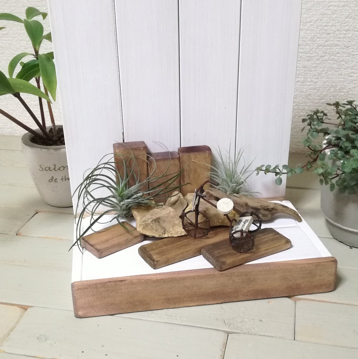 Progreswood ガーデニング が楽しめるアクセサリー スタンド キー フック デッキ部分 ホワイトに キーフック ハンドメイド アクセサリー ミンネ 多肉植物 玄関 インテリア小物 エアープランツ ガーデン雑貨 ホワイトインテリア 木工雑貨