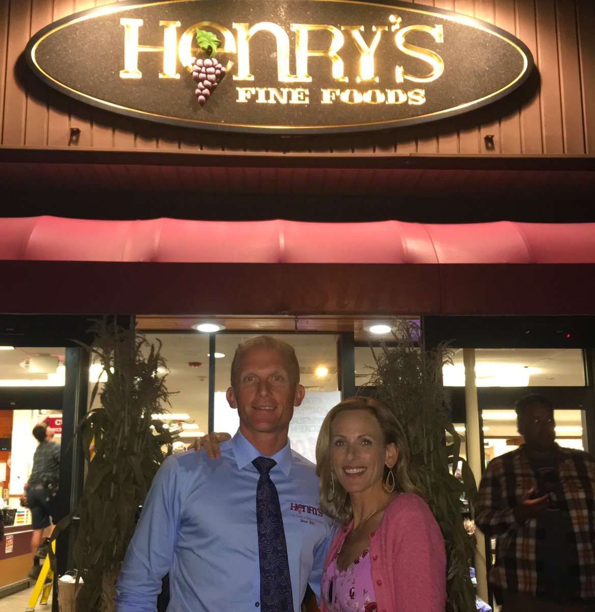 Mike (@tweettweet978) on Twitter photo A heartfelt thanks to our customers, as Henry’s goes Hollywood for a day 🎬 The talented cast & crew of CODA was fantastic to work with, including <a href="/MarleeMatlin/">Marlee Matlin</a>. Now recognized as a top destination for film production the North Shore & local economy benefit greatly as a result. A heartfelt thanks to our customers, as Henry’s goes Hollywood for a day 🎬 The talented cast & crew of CODA was fantastic to work with, including <a href="/MarleeMatlin/">Marlee Matlin</a>. Now recognized as a top destination for film production the North Shore & local economy benefit greatly as a result.