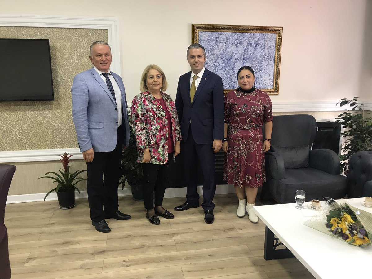 Milli Eğitim Müdürümüz Sayın Hasan ACU yu
Kumbaşı Mahallesi,Yeni Mahalle ve Düz Mahalle Muhtarları Ziyaret Ettiler
Mahalleri İle İlgili Talep ve İstekleri İlettiler 
#EğitimdeMarkaŞehirAltınordu