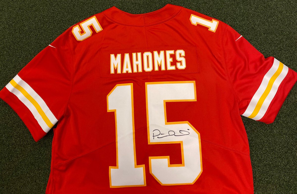 EAMaddenNFL's tweet image. 🚀 We are giving away an autographed @PatrickMahomes jersey ‼️

RT &amp;amp; Comment for a chance to win #Madden20