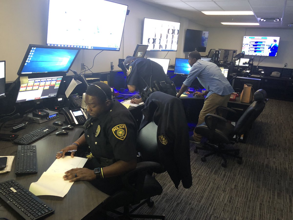 This morning, I had a very productive meeting with @disdpolice Telecommunications Personal #911Dispatchers. I have a great team and I am proud of each one of them. @DisdPD_AChiefJL @DISDPD_AChiefJR