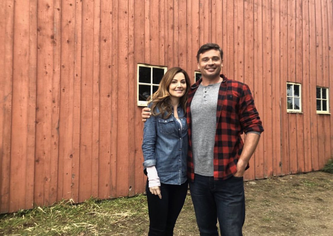 thegeekofsteel's tweet image. Erica Durance just posted this photo with Tom Welling from the #CrisisOnInfiniteEarths set and I am dead.
#PerfectCouple