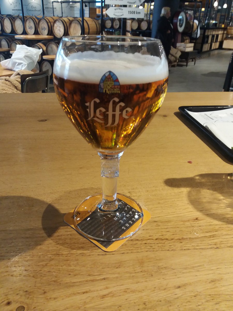 1CreativeGlobal's tweet photo. Great day today at #LabelexpoEurope seeing the latest industry tech and innovations. Of course any trip to Belgium deserves a glass of leffe before you leave.
Sante Belgium!
#WouldBeRudeNotTo https://t.co/RVZY2TGj4y