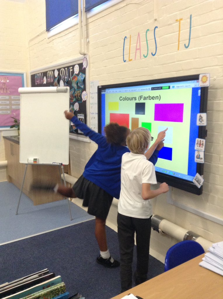 latimerprimary's tweet image. Guten Tag! We have spent the afternoon learning German in #ClassTJ. We learnt the names of colours and even sang a beautiful, German rendition of 'I can sing a rainbow' (they were too embarrassed to put that on Twitter). #Latimerlanguages2019