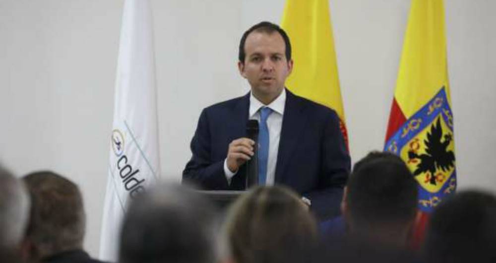Esade's tweet photo. De #ESADE al Ministerio de Deportes: @LucenErnesto, antiguo alumno del #MultinationalMBA de #ESADE ha tomado posesión como #Ministro de #Deportes de #Colombia en el seno del gobierno de Iván Duque.
Más info: https://t.co/77Kp7ZaCW2 https://t.co/soWTUCNXPl