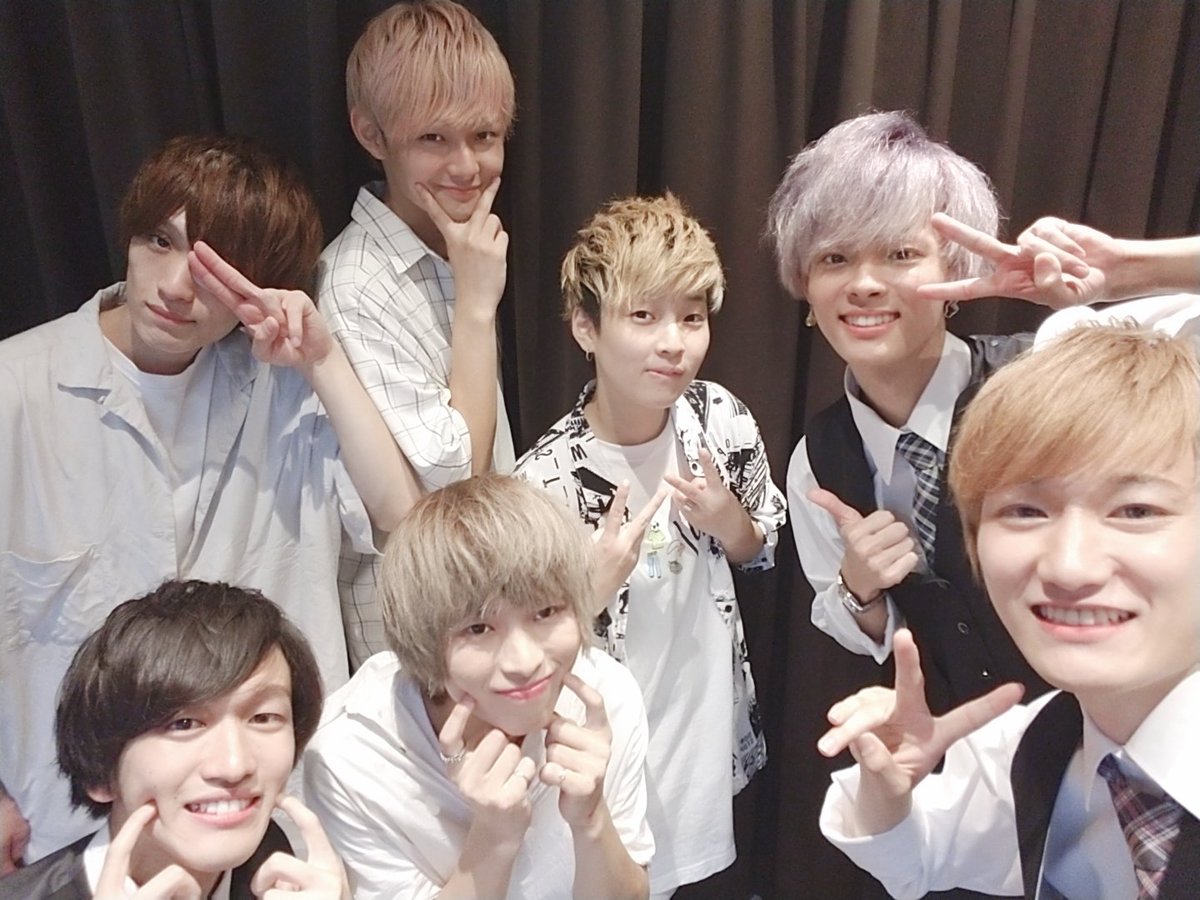 ryo_MilSta's tweet photo. æ¬æ¥DECEOminiã§ã®ïœ¢#DarlingLiveãç²ãæ§ã§ããïŒããããšãããããŸããïŒïŒ
pokeããåããŠãã£ã±ãã話ãããŠé ããŸãããããã³ã·ã§ã³åããããŠã楜ããã£ãã§ãïŒïŒ
ãšãŒãŸããã¯èº«é·é«ãããâŠã§ãåªãããŠé¢çœããã絡ã¿ãããããæ¥œããã£ãã§ãïŒïŒ
#ã¡ã³ãºå°äžã¢ã€ãã« #live https://t.co/GAvLFZkCcS