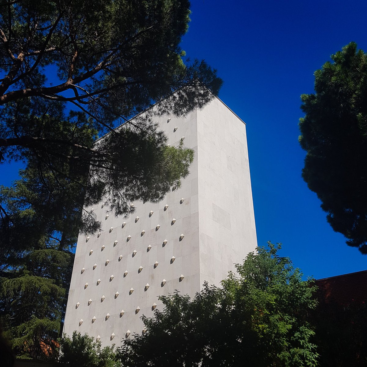 Such a beutiful venue! Lunch at the garden of <a href="/IETorroja/">Instituto E. Torroja</a> during @fib_intl

 #GmasP #GmasPengineering #engineering #ingenieria #skelsion #estructuras #structures