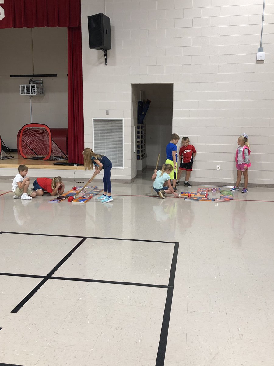 secondgradestew's tweet photo. Welcome to JBES Forces and Motion mini golf! #JBES #WeAreRCSTN https://t.co/jiiOr92Xc1