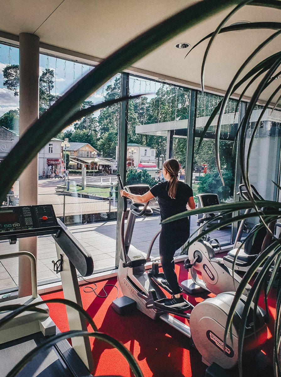 Apvieno atpūtu ar produktīvu treniņu mūsu trenažieru zālē! 🤗💪

P.S. Piedāvājam arī grupu nodarbības pie pieredzējušām trenerēm: bit.ly/sporta-nodarbi…