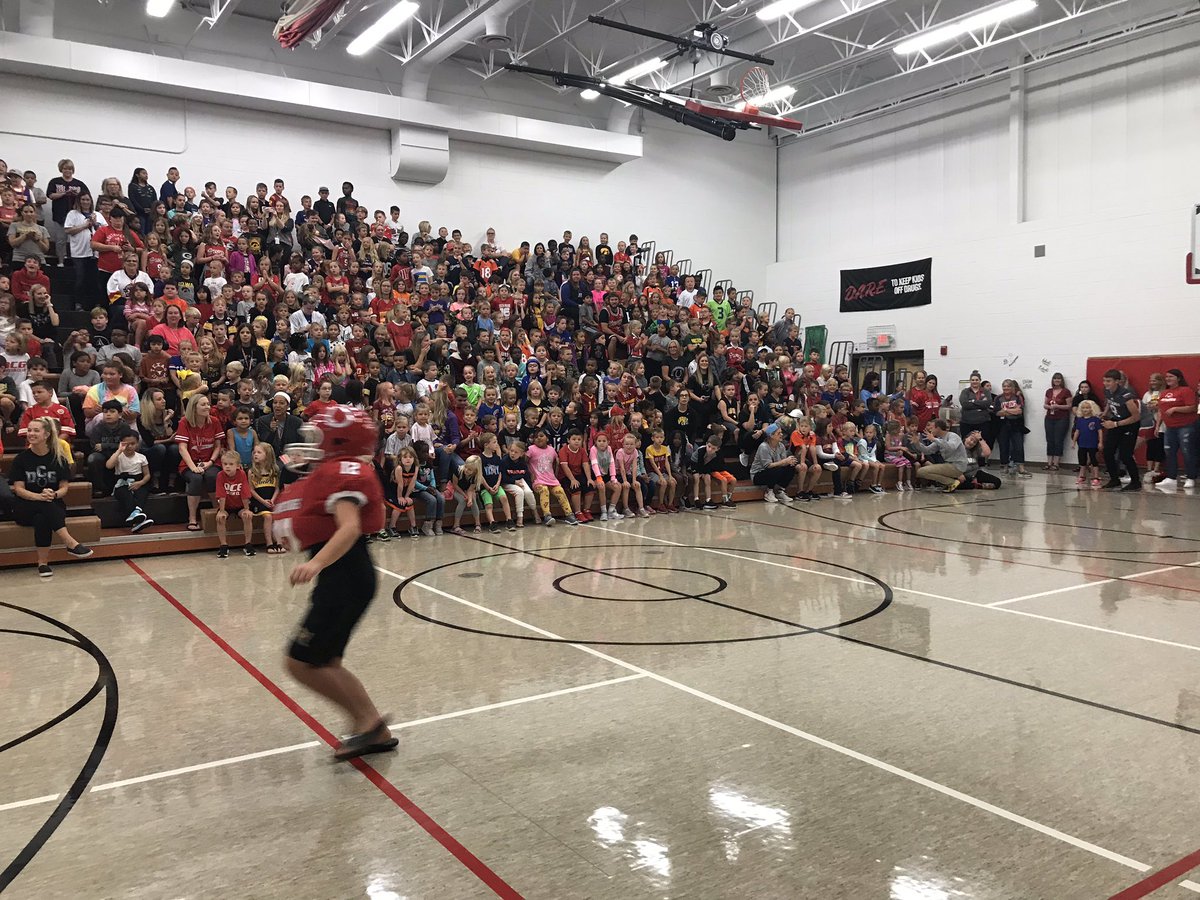 DCGDistrict's tweet photo. DC-G building traditions! Homecoming 2019 https://t.co/9NZk4PEWw8