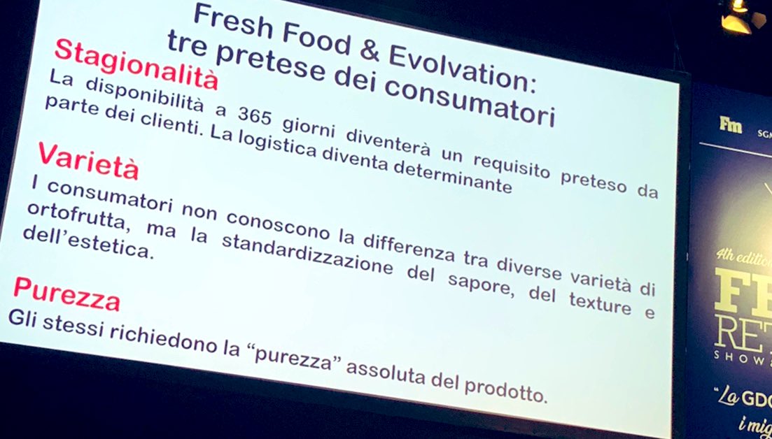 fruitecom_rp's tweet photo. Complimenti agli amici di Fruitbook Magazine per  la riuscitissima quarta edizione di FreshRetailer Show &amp; Conference | #FreshRetailer #retail https://t.co/1LUwkXf5pu