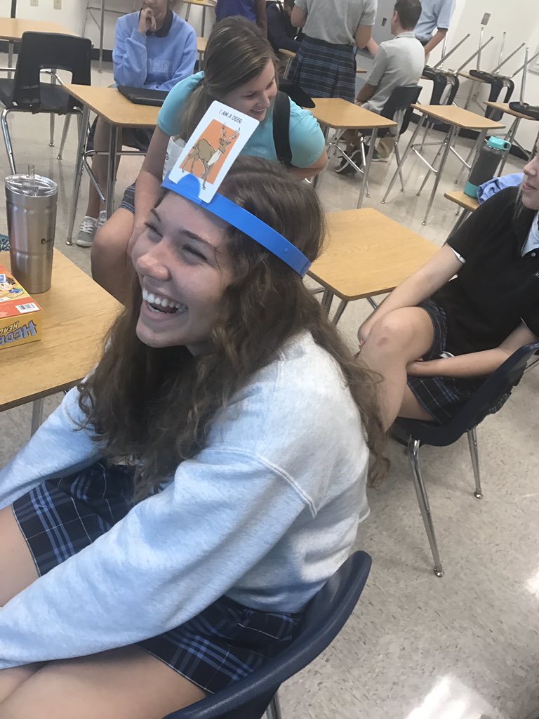 424Str8's tweet photo. Dodge/Naumann family playing an intense game of HeadBanz!! #FamTimeBestTime #DomMade All Smiles in room 424!! https://t.co/Q7cxehgKjN