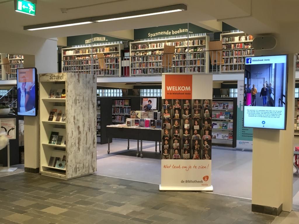eyointeractive's tweet photo. @biebvenlo weet hoe het moet. Met een nieuw #narrowcasting #digitalsignage scherm, ook nog eens mooi portrait opgehangen gaan ze daar als de brandweer met #Socialscreens https://t.co/yVwUTOgdtd