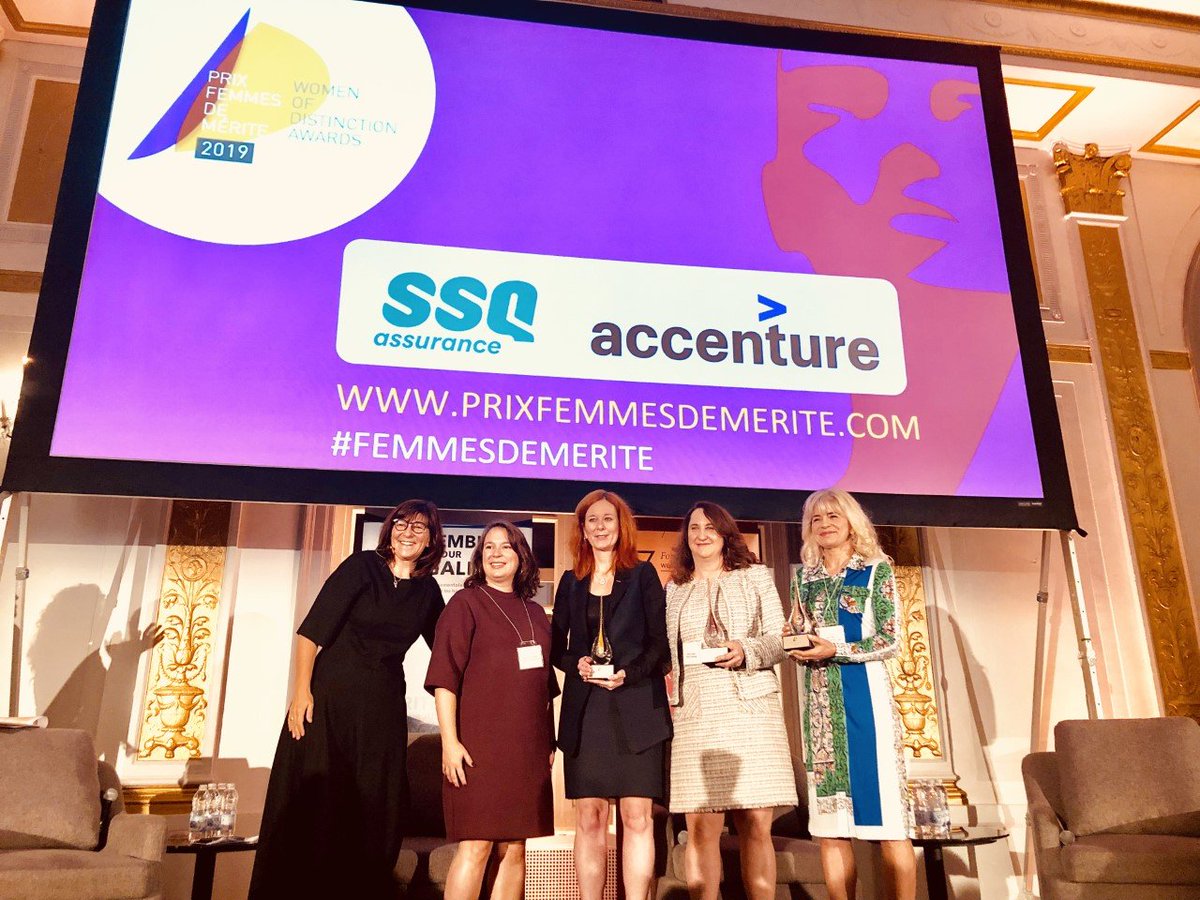 YWCA_mtl's tweet photo. Remise des Prix #FemmesDeMerite Affaires et entrepreneuriat @ geneviĂšve bich @ Metro / Services public @ReutGruber @mcgillu @ciusss_ouestmtl / Sports, santĂ© et mieux-ĂȘtre Ă JosĂ©e cĂŽtĂ© @FSIUdeM par @mthiviergeMTL, PDG du #YWCA_mtl. FĂ©licitations!!! https://t.co/YpNXLSP7pz