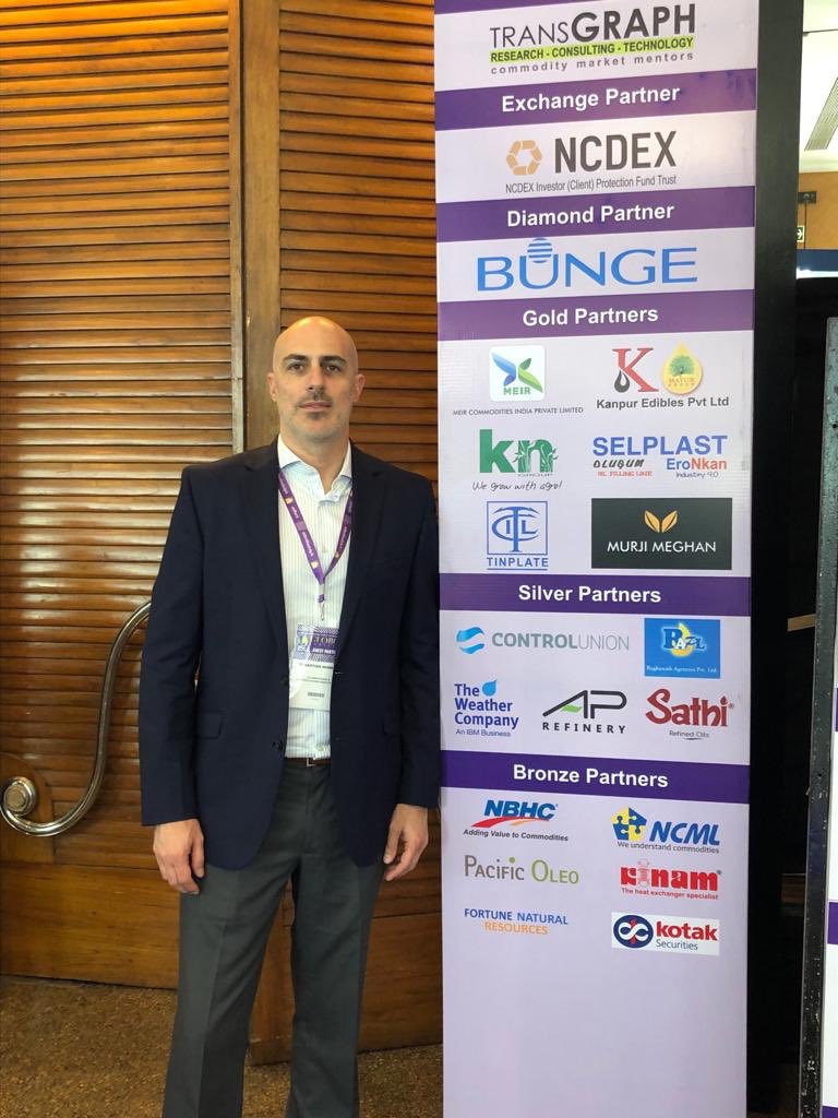 ControlunionARG's tweet photo. ¡Control Union presente en #GLOBOILINDIA 2019!
El evento se desarrolla en Mumbai, junto a todos los representantes de la industria mundial del aceite. Grandes oportunidades por delante!
#ControlUnionArgentina
#ControlUnionInspections https://t.co/QMNkO17S15