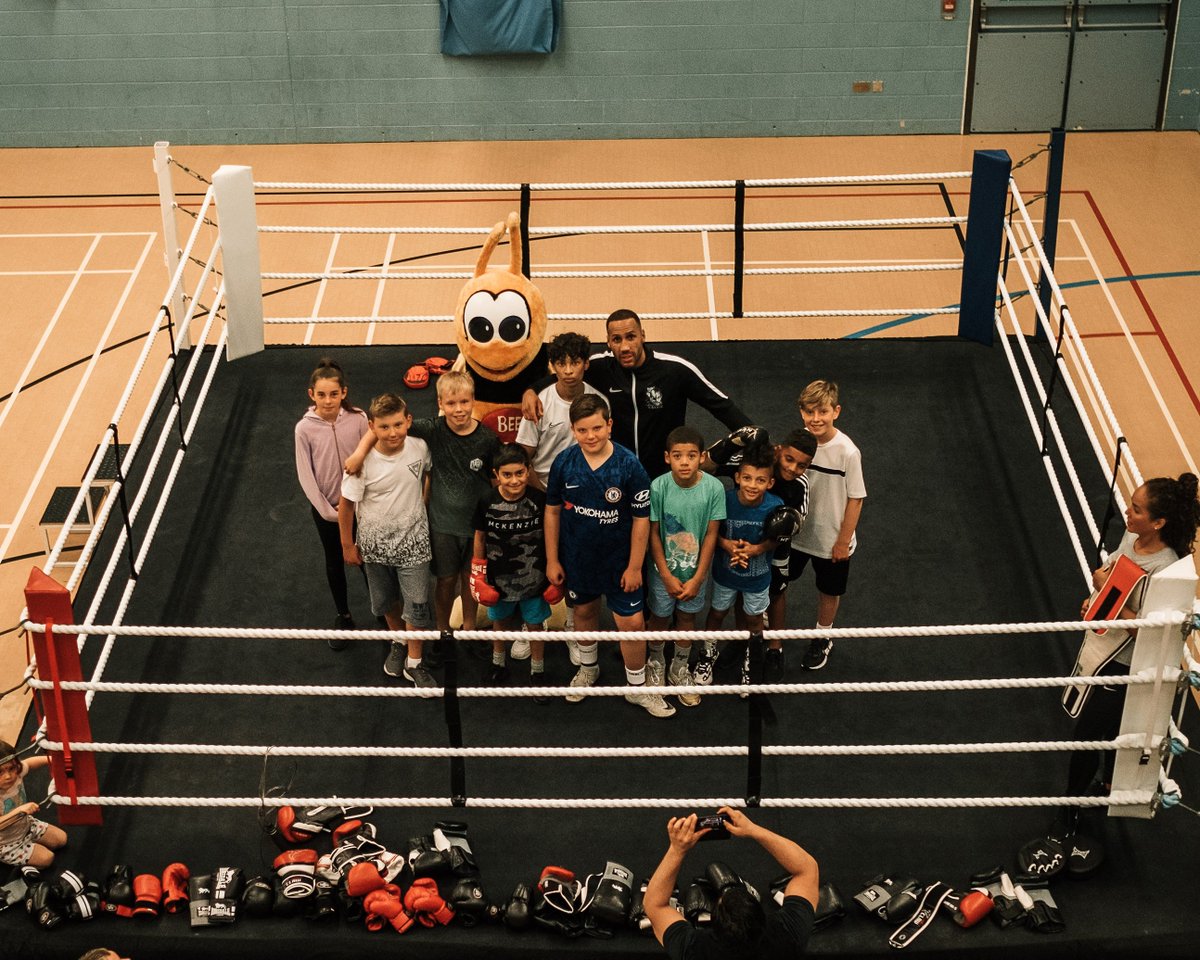 We had a boxing legend packing a punch at Westminster Lodge last week! 🥊 @jamesdegale1, two-time IBF Super-middleweight Champion of the World, gave boxing taster sessions to pass on some tips and techniques. His youngest sparring partner was just four! Future World champ? Maybe!