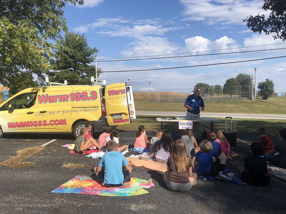 Mr. Russel and <a href="/WARM1033/">WARM 103.3</a> is here teaching us about the benefits of radio. <a href="/FawnArea/">Fawn Area Elementary</a>