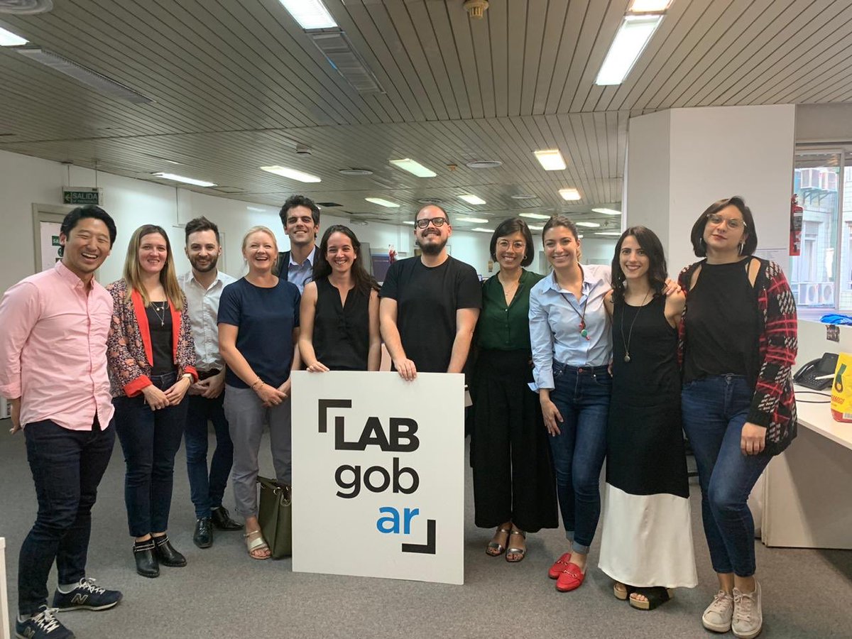 Hoy nos tomamos unos mates con <a href="/kateshiner/">Kate Shiner</a> <a href="/AlejaDC/">Alejandra Diaz</a> y <a href="/enriquecadenas/">Enrique Cadenas</a>. Felices de intercambiar casos diseñando políticas de justicia y educación centradas en las personas.