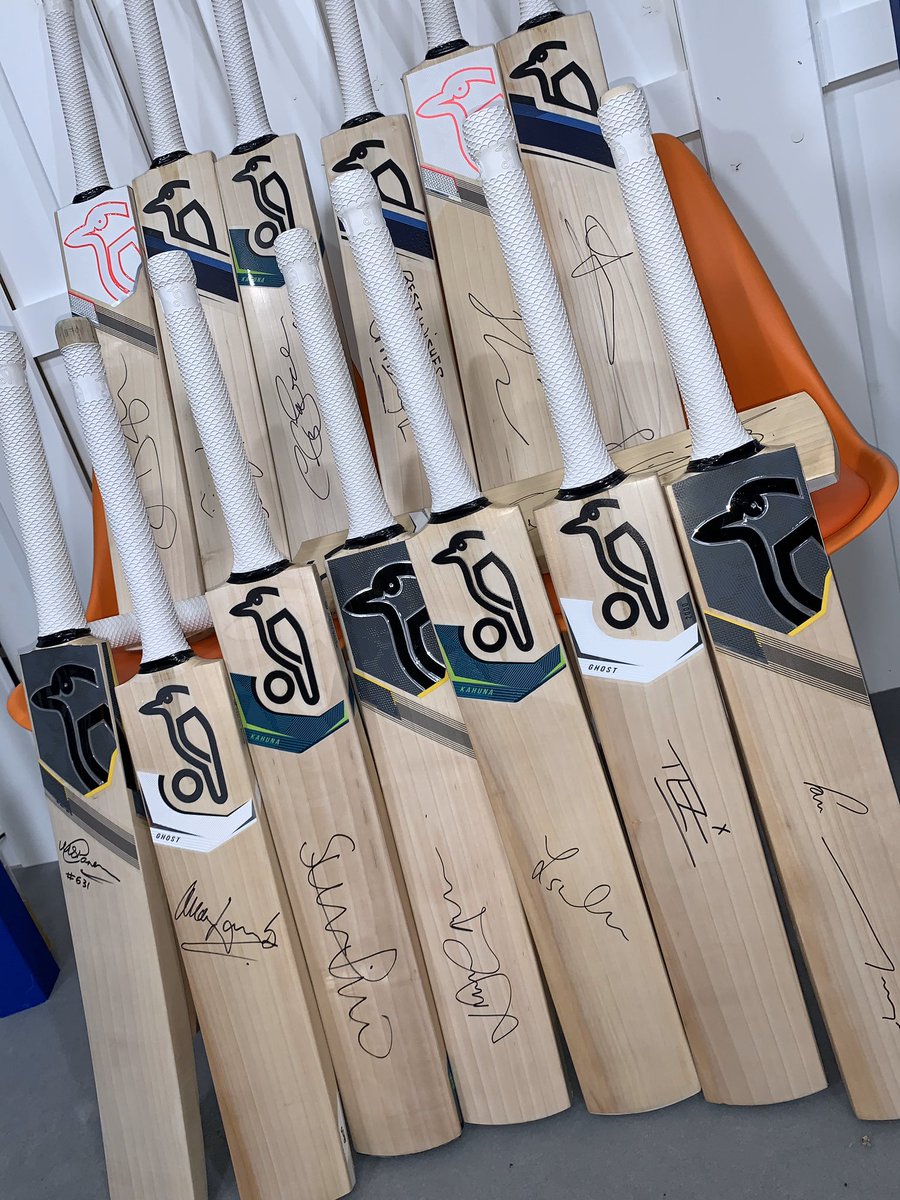 #SwannysCricketShow giveaway!!

Fancy yourself an OFFICIAL Kookaburra cricket bat as seen on the set?!

Signed by the likes of <a href="/Swannyg66/">Graeme Swann</a>, @MontyPanesar, <a href="/jbairstow21/">Jonny Bairstow</a> and <a href="/ambrose_curtly/">Sir Curtly Ambrose</a>.

Simply RETWEET to enter!

Thanks to <a href="/KookaburraCktUK/">Kookaburra Cricket UK 🇬🇧</a>